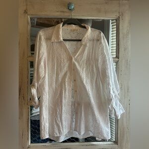 A52 Nicole Miller | White Eyelet Button-Up Blouse